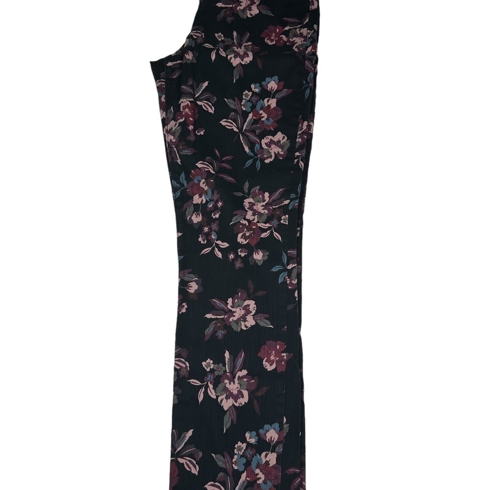 Bandolino Amy‎ black/burgundy floral straight leg  jeans - Picture 5 of 7